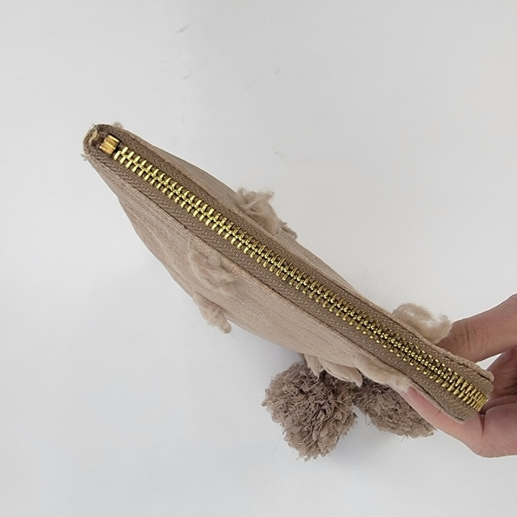 Deux Lux clutch with decorative poms - Picture 5 of 10